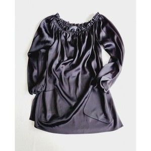 St. John Off The Shoulder Satin Long Sleeve Front Pockets Black Blouse Tunic